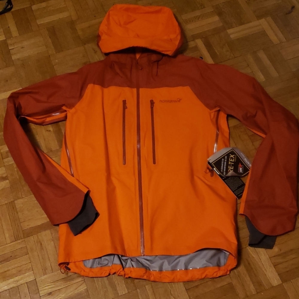 Rain shell or light weight sky jacket